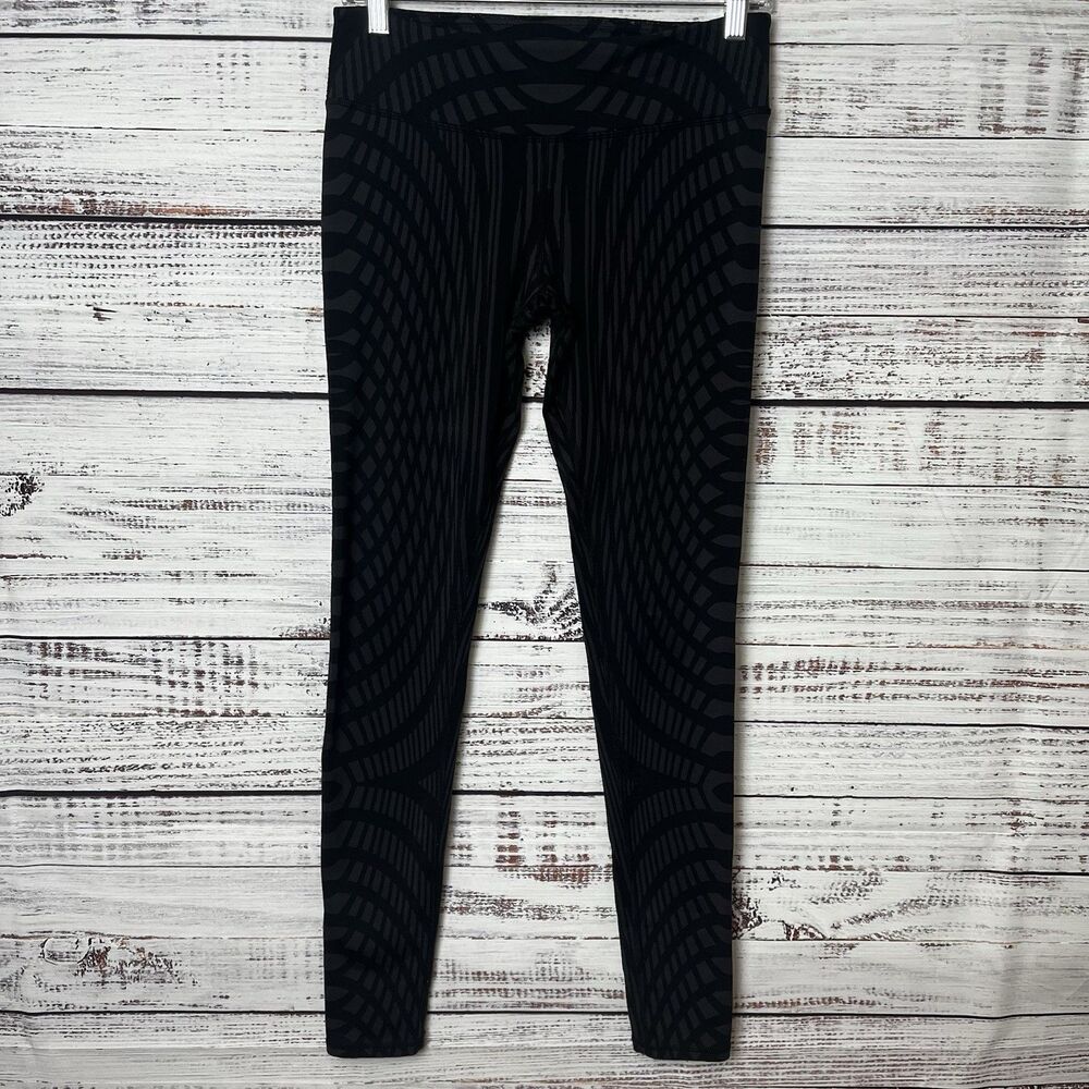 ALO Yoga Airbrush Leggings Arches Womens Sz  M Black & Gray Athleisure 30” Ankle